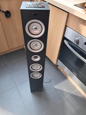 Barre de son verticale ClipSonic beschikbaar voor biedingen
