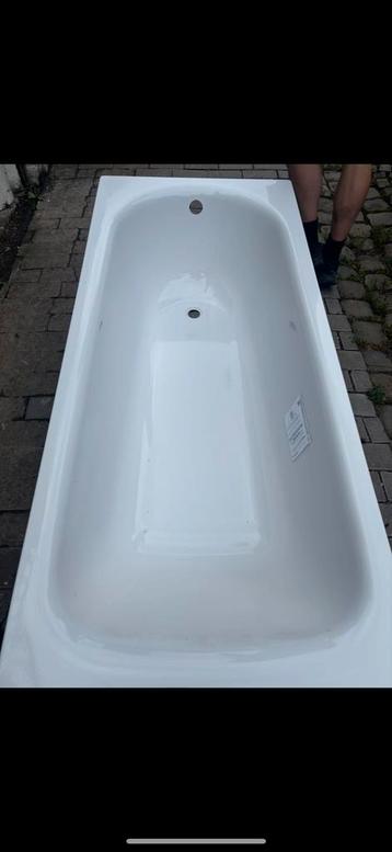 Baignoire neuve, Enlèvement, Comme neuf