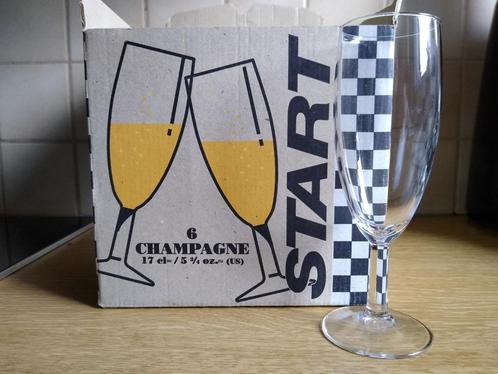 Nieuwe Champagne glazen 17 cl 6 stuks, Huis en Inrichting, Keuken | Servies, Nieuw, Glas of Glazen, Ophalen