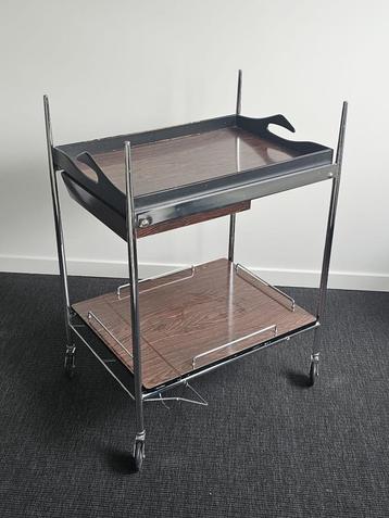 Desserte vintage sur roulette beschikbaar voor biedingen