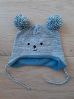 Lichtblauwe muts beertje - maat 74/80, Kinderen en Baby's, Babykleding | Mutsen, Sjaals en Wanten, Ophalen, Gebruikt, Jongetje of Meisje