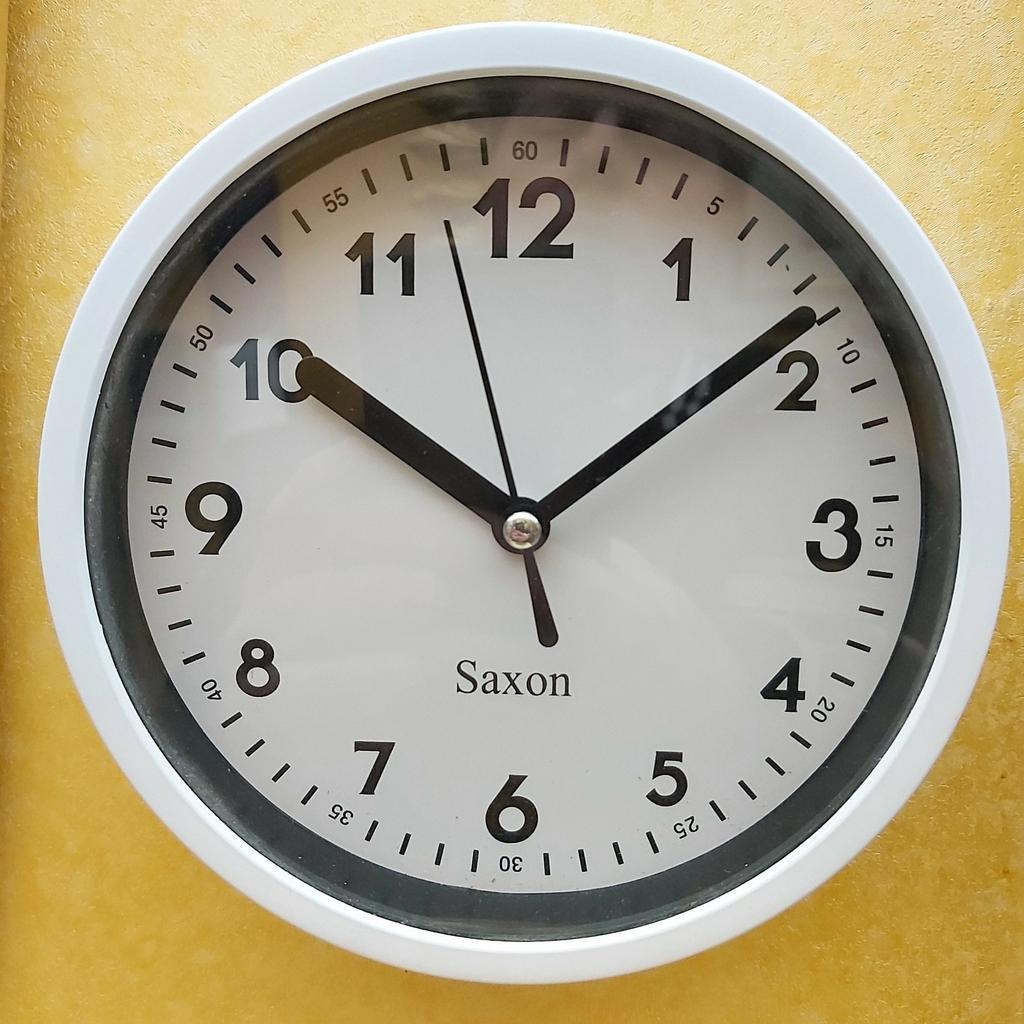 Salon wandklok 15 cm diameter 5 cm diep, Wandklok, ., Ophalen of Verzenden, Zo goed als nieuw