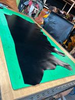 Zwarte halve klafs huid 1.6-1.8 mm dik stug&glad A-533, Enlèvement ou Envoi, Comme neuf