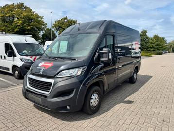 Peugoet boxer 2022 start rijd motorschade beschikbaar voor biedingen