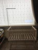 EEN GROOT HOUTEN WIEG DIE KAN SCHOMMELEN, Kinderen en Baby's, Babywiegjes en Ledikanten, Ophalen, Wieg