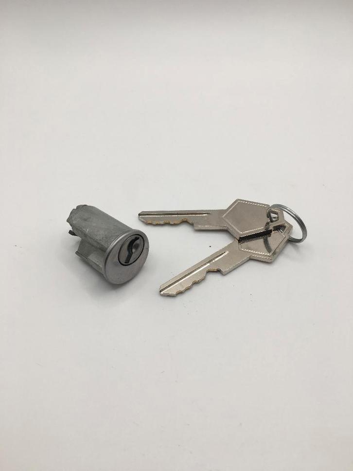 te koop Contactslot incl. 2 sleutels dodge b100 b200 b300, Auto-onderdelen, Klein materiaal, Amerikaanse onderdelen, Oldtimer onderdelen