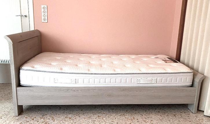 Bijna nieuw 1-pers. Bed + Lattenbodem + Matras van kwaliteit, Huis en Inrichting, Slaapkamer | Bedden, Zo goed als nieuw, Eenpersoons