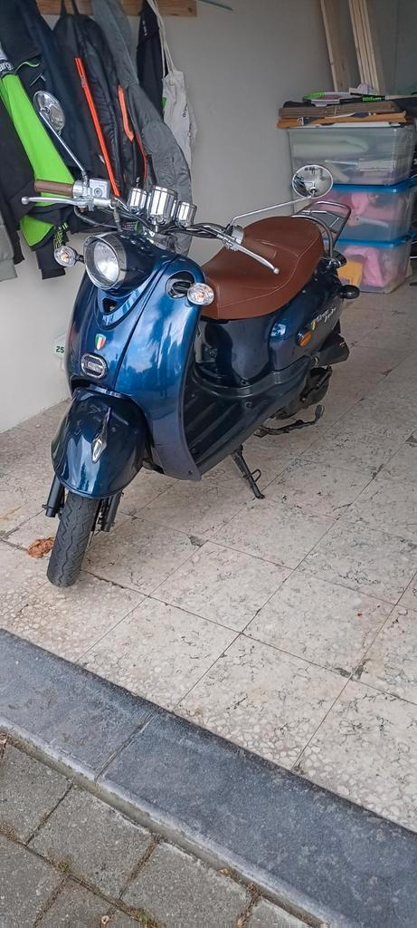 Znen scooter.grand retro, Fietsen en Brommers, Scooters | Vespa, Gebruikt, Overige modellen, Klasse A (25 km/u), Ophalen of Verzenden