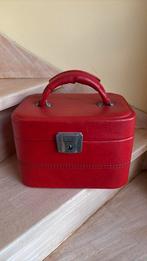 Beauty case cuir rouge, Handtassen en Accessoires, Uiterlijk | Cosmetica en Make-up, Ophalen, Rood