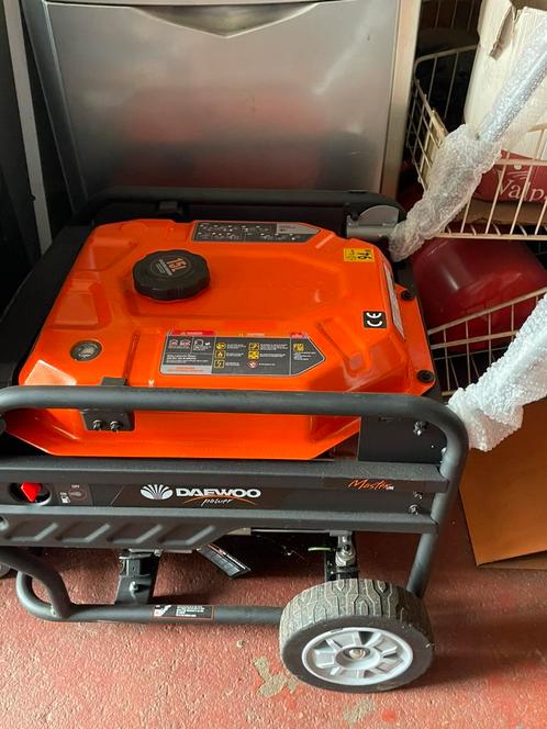 Generator 2,5kw ongebruikt, Doe-het-zelf en Bouw, Aggregaten, Nieuw, Ophalen