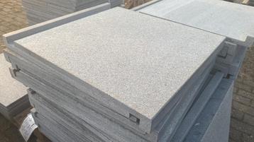 Zwembadboordstenen 60x60x2/5 met rechte neus G654 beschikbaar voor biedingen