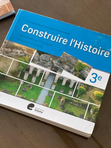 Construire l’histoire 3ème état impeccable  disponible aux enchères