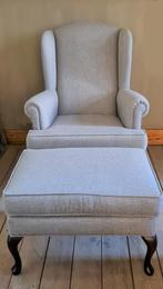 NIEUWE WINGCHAIR + POEF KRAVETT -56%, Ophalen, Hout, Nieuw, 75 tot 100 cm