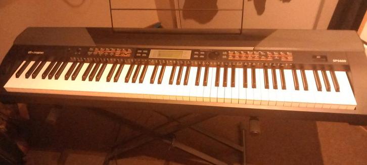 Keyboard Thomann SP 5600, Muziek en Instrumenten, Keyboards, Zo goed als nieuw, 88 toetsen, Overige merken, Aanslaggevoelig, Met standaard