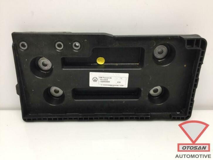 vw passat 3g accubak 3q0804869, Auto-onderdelen, Accu's en Toebehoren, Volkswagen, Gebruikt