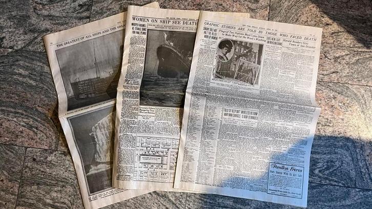 Set Titanic facsimile kranten 1912 (reproducties), Verzamelen, Tijdschriften, Kranten en Knipsels, Krant, Voor 1920, Ophalen