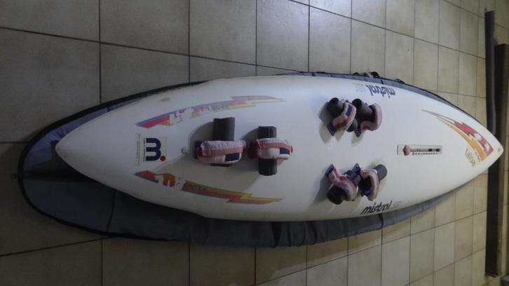 Windsurfplank Mistral Taloa 3m20, Watersport en Boten, Windsurfen, Gebruikt, Plank, 300 cm of meer, Met vin(nen), Met draagtas