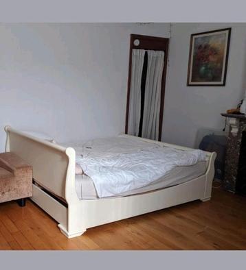 Leuk tweepersoonsbed 160x200 incl. nachtkastjes beschikbaar voor biedingen
