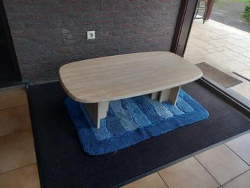 Table basse en travertin en très bon état