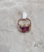 Oude geel gouden ring met grote Robijn 4,2 gr, Handtassen en Accessoires, Antieke sieraden, Ophalen of Verzenden, Ring