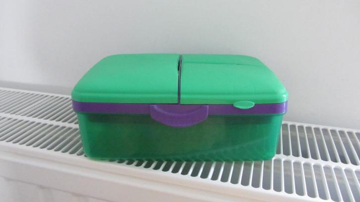 Boîte Sistema verte et mauve en très bon état, Huis en Inrichting, Keuken | Tupperware, Zo goed als nieuw, Bus of Trommel, Groen