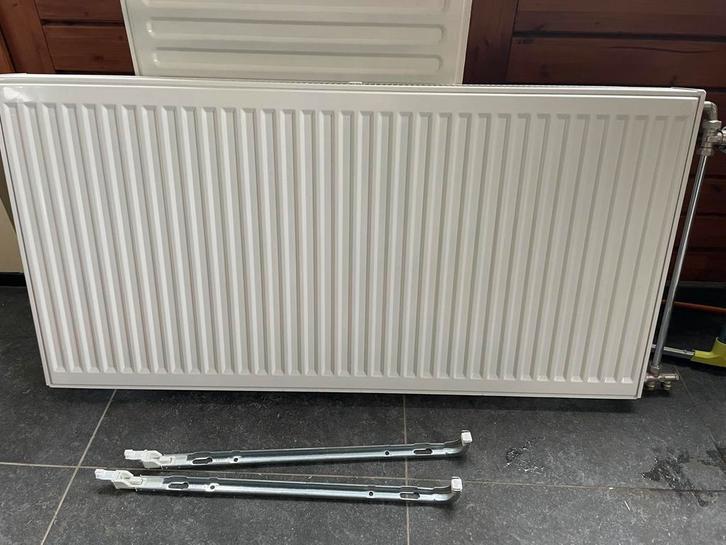 Zo goed als nieuw radiator, 1m20-60cm, Doe-het-zelf en Bouw, Verwarming en Radiatoren, Zo goed als nieuw, Radiator, 30 tot 80 cm