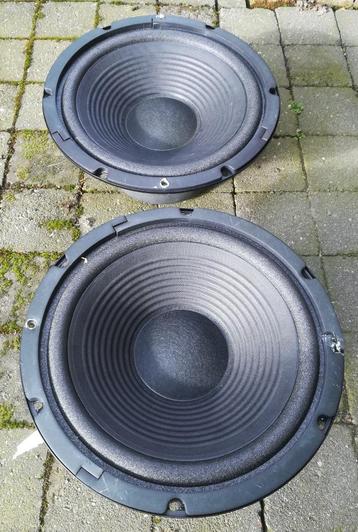 Twee woofers, 150watt, 33Hz, als nieuw beschikbaar voor biedingen
