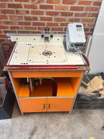 CNC-aangedreven frees in CMT freestafel – Perfecte staat, Ophalen