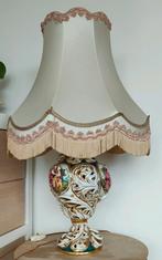 Porseleinen tafellamp, Enlèvement