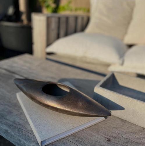 Design vaas in bronslook, Huis en Inrichting, Woonaccessoires | Vazen, Zo goed als nieuw, Overige kleuren, Minder dan 50 cm, Aardewerk of Porselein