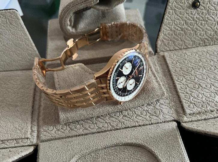 Breitling Navitimer 43 mm or rose NEUVE, Bijoux, Sacs & Beauté, Montres | Hommes, Neuf, Montre-bracelet, Breitling, Or, Or, Enlèvement