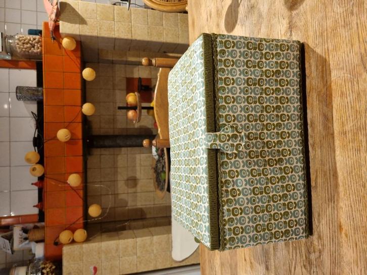 Naaidoos met nieuwe naaigaren/ naalden/ stofjes/ scharen, Hobby en Vrije tijd, Naaien en Fournituren, Zo goed als nieuw, Ophalen of Verzenden