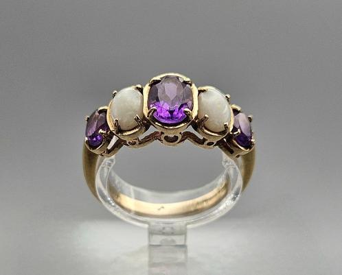 Gouden Vintage ring edelsteen opaal en amethist. 2024/260., Handtassen en Accessoires, Ringen, Zo goed als nieuw, Dame, 17 tot 18