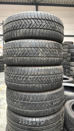 2255017 225/50R17 marque d'hiver Pirelli, Vêtements | Femmes, Vestes | Hiver, Enlèvement