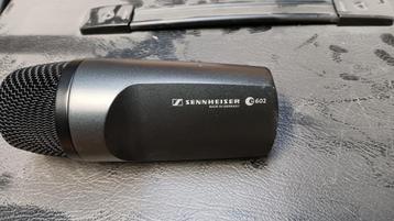 Sennheiser E602, Shure SM57, T-Bone SC140 stereo set