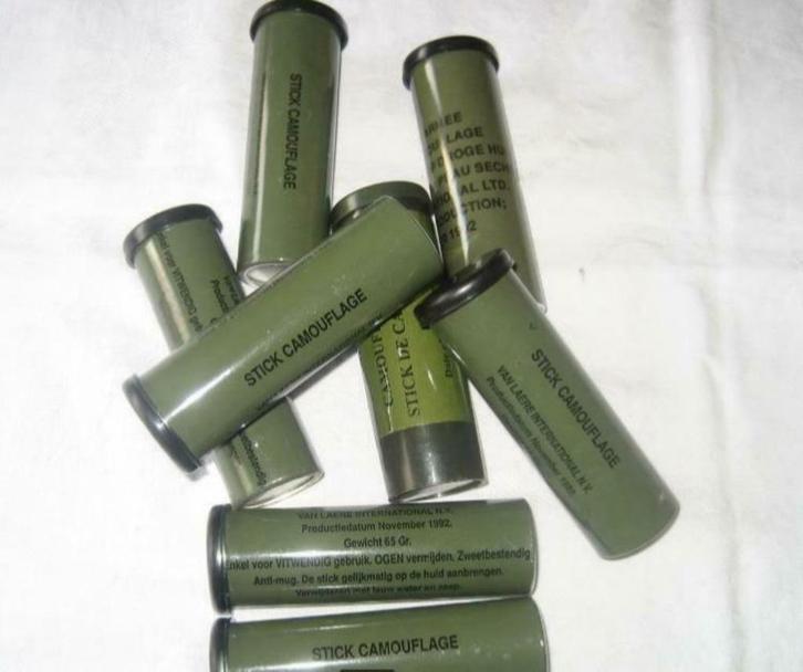 Bâton de camouflage 2 couleurs, Collections, Objets militaires | Général, Armée de terre, Enlèvement ou Envoi