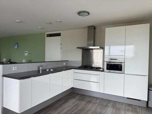 Nette Hoekkeuken Hoogglans Wit + Apparatuur + GEDEMONTEERD, Huis en Inrichting, Keuken | Complete keukens, Hoekkeuken, Wit, Composiet