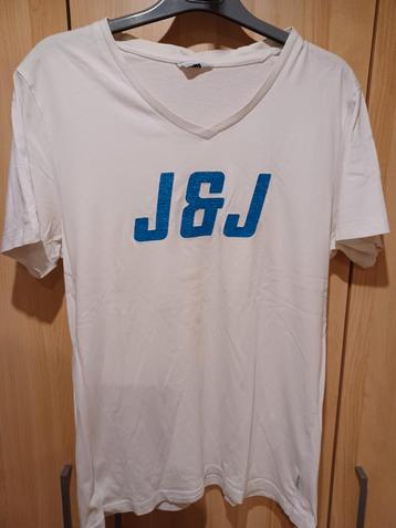 T-shirt blanc inscriptions J&J en léger relief L