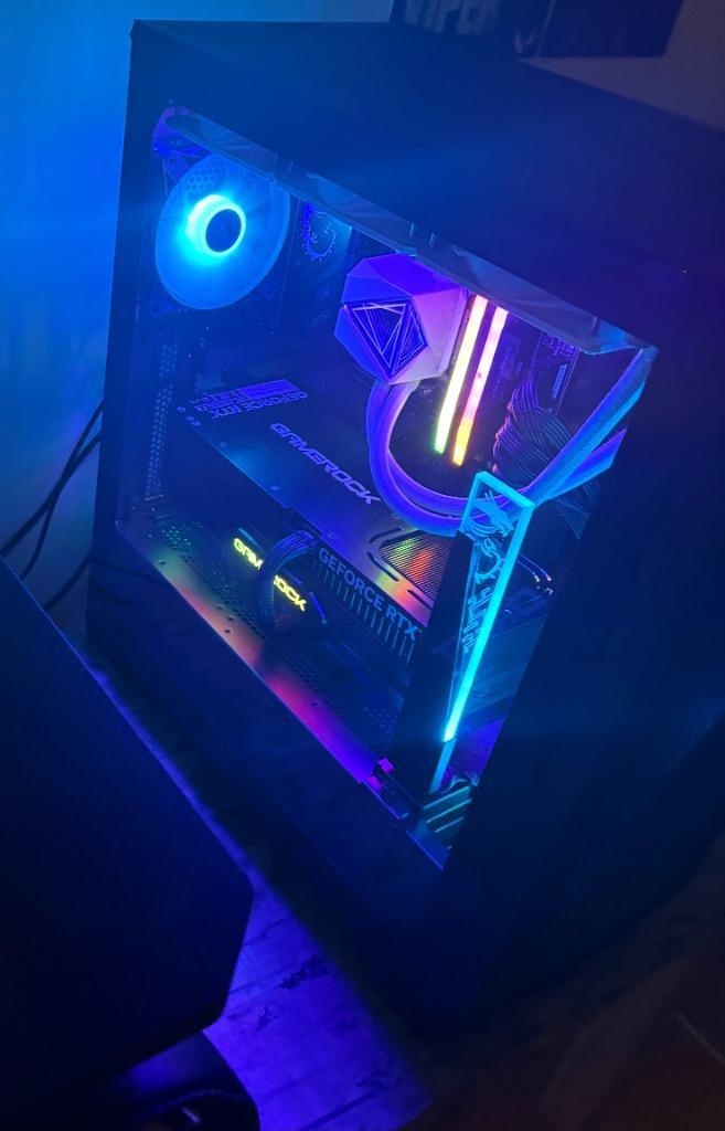 PC High End RTX 5090, 9800X3D 32GB 6000MHZ, Computers en Software, Desktop Pc's, HDD, SSD, Ophalen