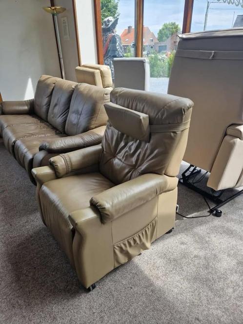 TAUPE ELEKTRISCHE RELAXZETEL MET UITSTAPFUNCTIE, Huis en Inrichting, Bureaustoelen, Gebruikt, Ophalen