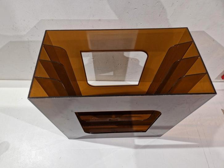 Vintage platenrek uit de jaren '70 voor LP's , boek , krant, Huis en Inrichting, Woonaccessoires | Krantenbakken en Lectuurbakken