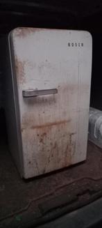 Vraiment vieux réfrigérateur Bosch, Enlèvement