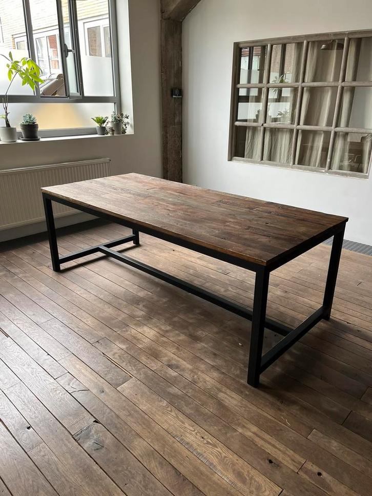 Hard wood dining table with black metal support, 220x100x76, Huis en Inrichting, Tafels | Eettafels, Zo goed als nieuw, Ophalen