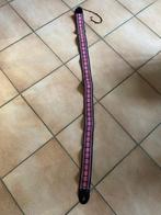Sangle guitare rose motif ethnique dos simili cuir 108cm, Musique & Instruments, Envoi, Utilisé, Guitare acoustique
