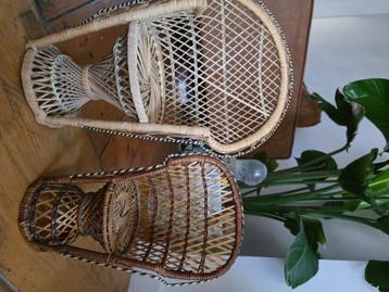 Rotan stoel (voor pop of plant) beschikbaar voor biedingen