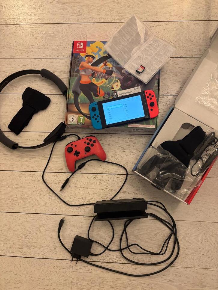 Nintendo Switch complète + Ring Fit Adventure + Manette Pro, Games en Spelcomputers, Spelcomputers | Nintendo Switch, Zo goed als nieuw