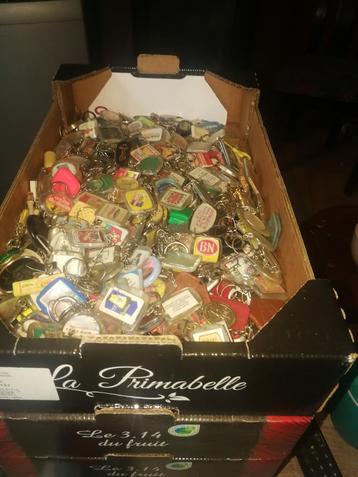 Lot de porte clés vintage beschikbaar voor biedingen