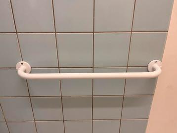 Bar voor ouderen of mensen met beperkte mobiliteit beschikbaar voor biedingen