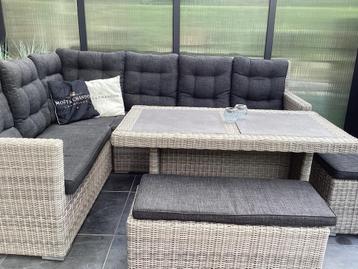 Loungeset beschikbaar voor biedingen