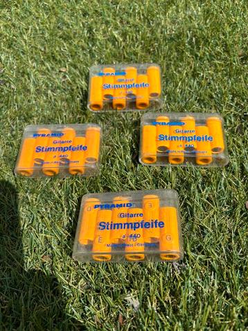 Stemfluitje voor gitaar in doosje - 6-tonig - 4 stuks beschikbaar voor biedingen